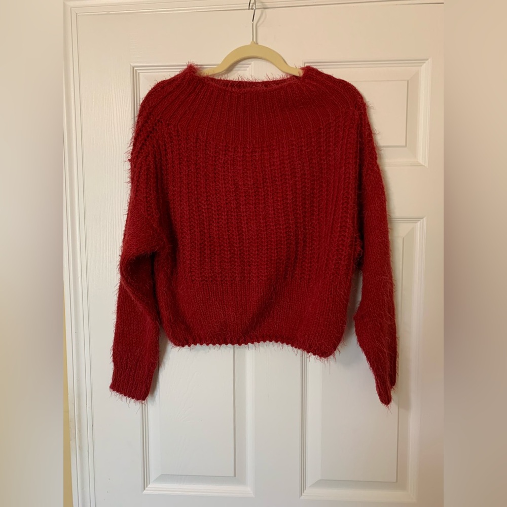 Chelsea & Violet Vibrant Cherry Red Long Sleeve Sweater Size M Chic Cozy Casual‎